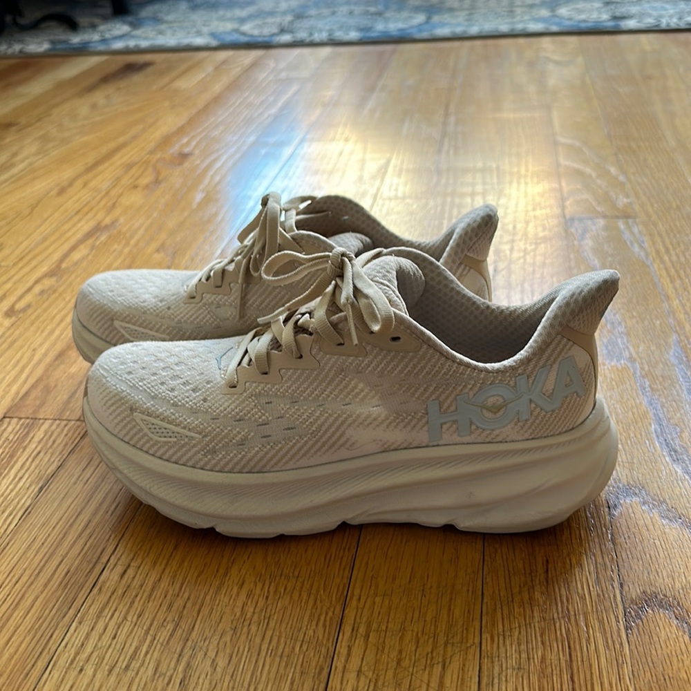 Hoka Clifton 9